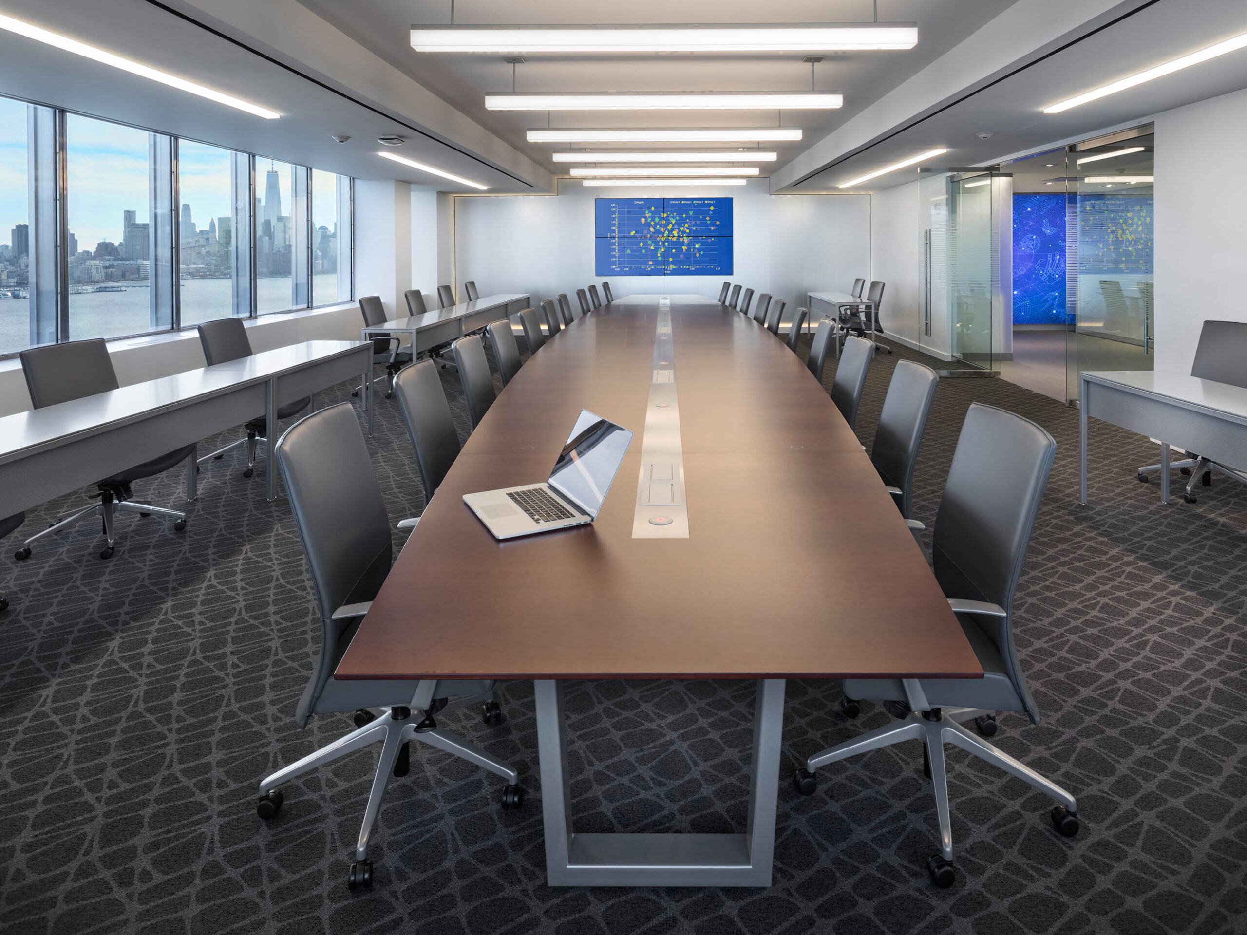 2018A92_0051_407.CR2 Videoconferencing Table