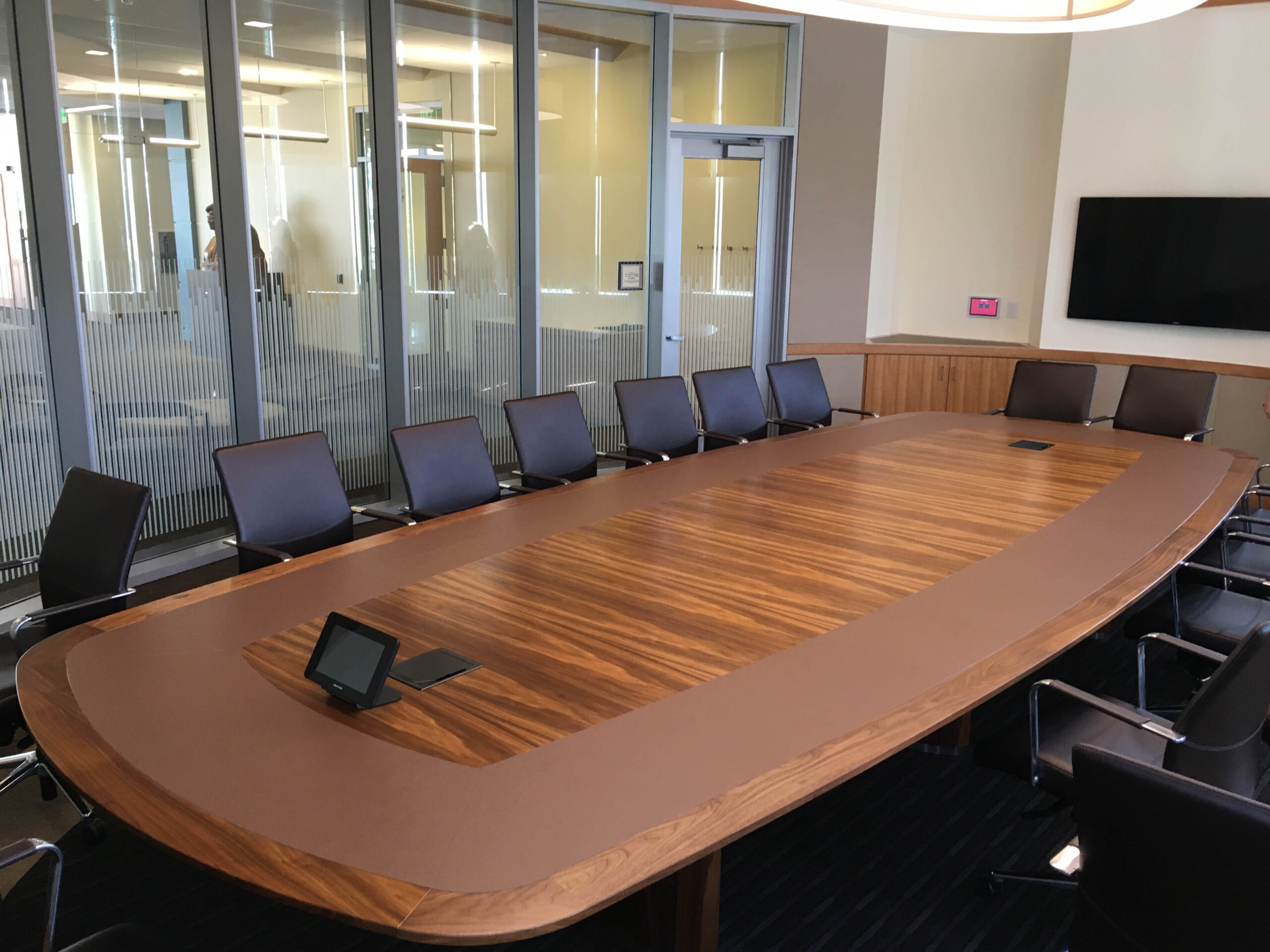 Harvard Chao-2 Harvard Chao Videoconferencing Table